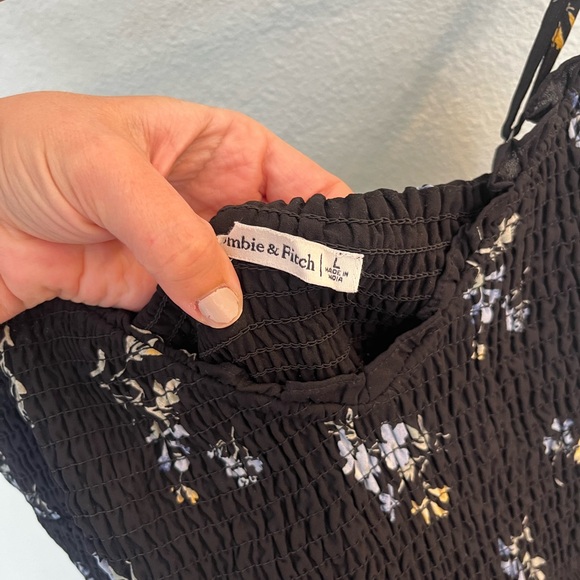 Abercrombie & Fitch Smocked Ruffled Black Floral Dress - Picture 6 of 6